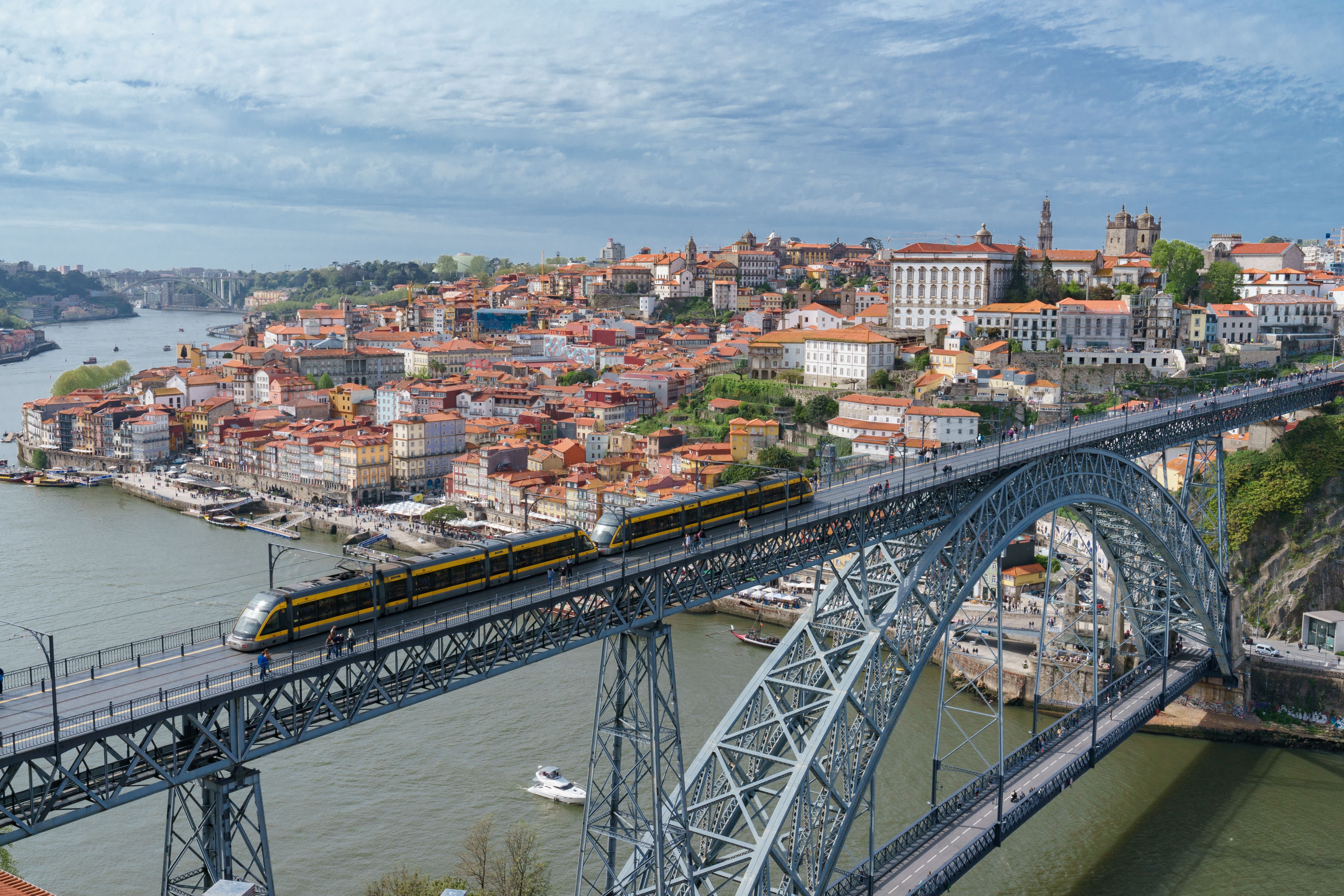 Porto Private Jet Guide_ Routes & What to Expect